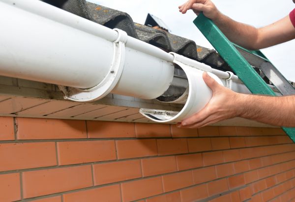 Cost of Gutter Seam Repair in Bronx