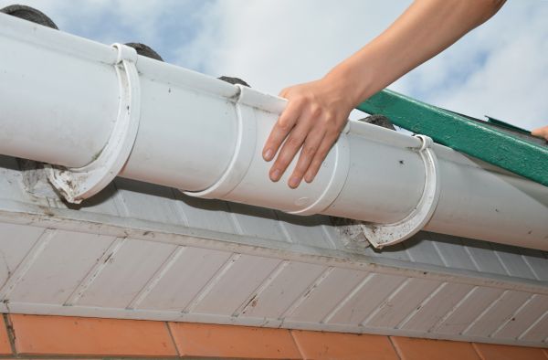 Cost of Gutter Reattachment in Bronx