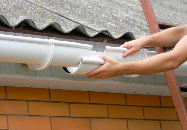 Cost of Gutter Hanging in Bronx
